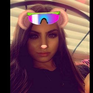 Meet your Posher, Junna